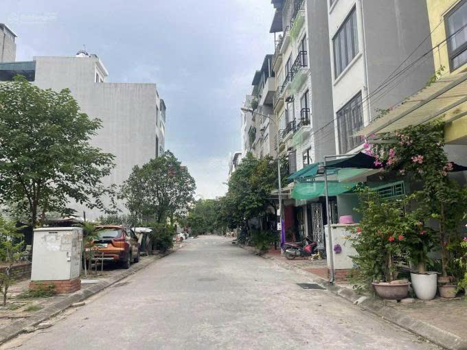 BÁN ĐẤT THỔ CƯ HOÀ LẠC, MẶT ĐƯỜNG Ô TÔ TRÁNH, 115M2, MT8, ĐỐI DIỆN ĐH FPT, VIEW HỒ TÂN XÃ