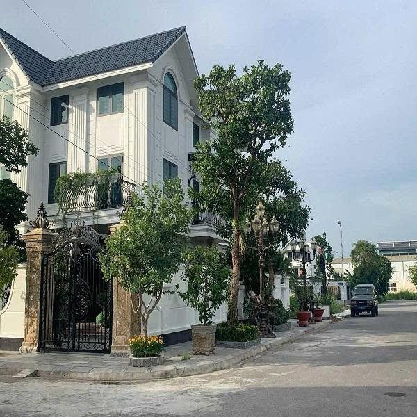 NHỈNH 4 TỶ, LÔ GÓC, ÔTÔ TRÁNH, TÂN XÃ, 500M TỚI ĐH FPT, 1.5KM ĐHQG HÀ NỘI, 2KM TỚI METRO 5