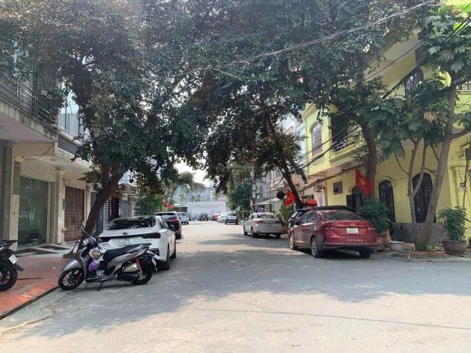 Lô đất thổ cư vị trí trung tâm Hòa Lạc, lô góc mặt tiền rộng, nằm trên trục chính đường tỉnh 420, sát chợ và khu Công nghệ cao