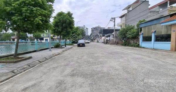 Lô đất thổ cư vị trí trung tâm Hòa Lạc, lô góc mặt tiền rộng, nằm trên trục chính đường tỉnh 420, sát chợ và khu Công nghệ cao