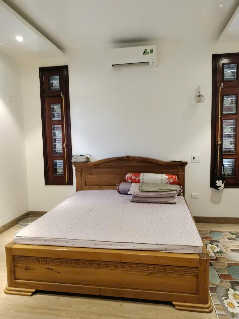 Cho thuê nhà nguyên căn DT 350m2