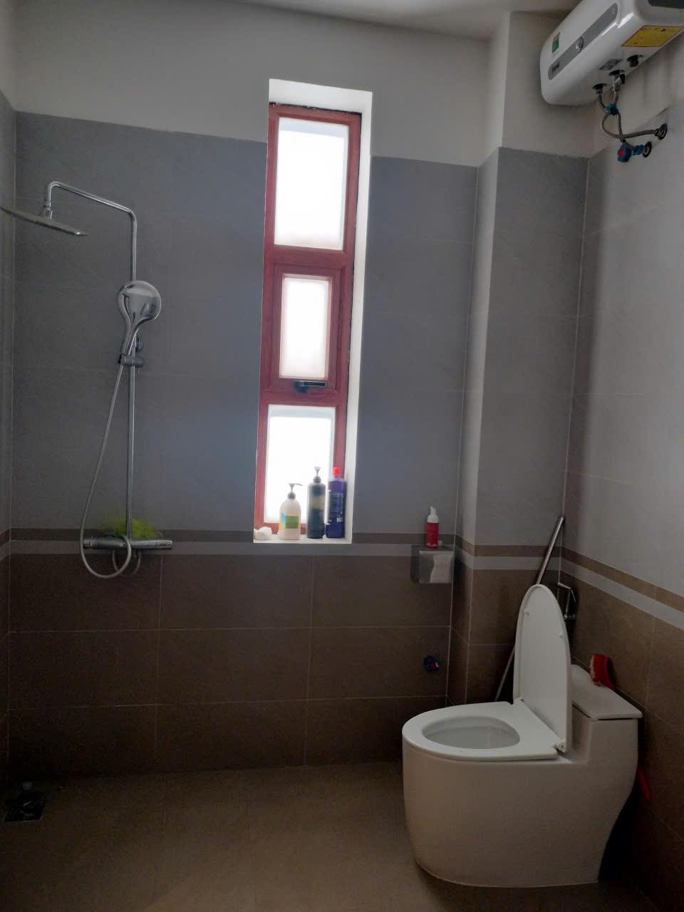 Cho thuê nhà nguyên căn DT 350m2