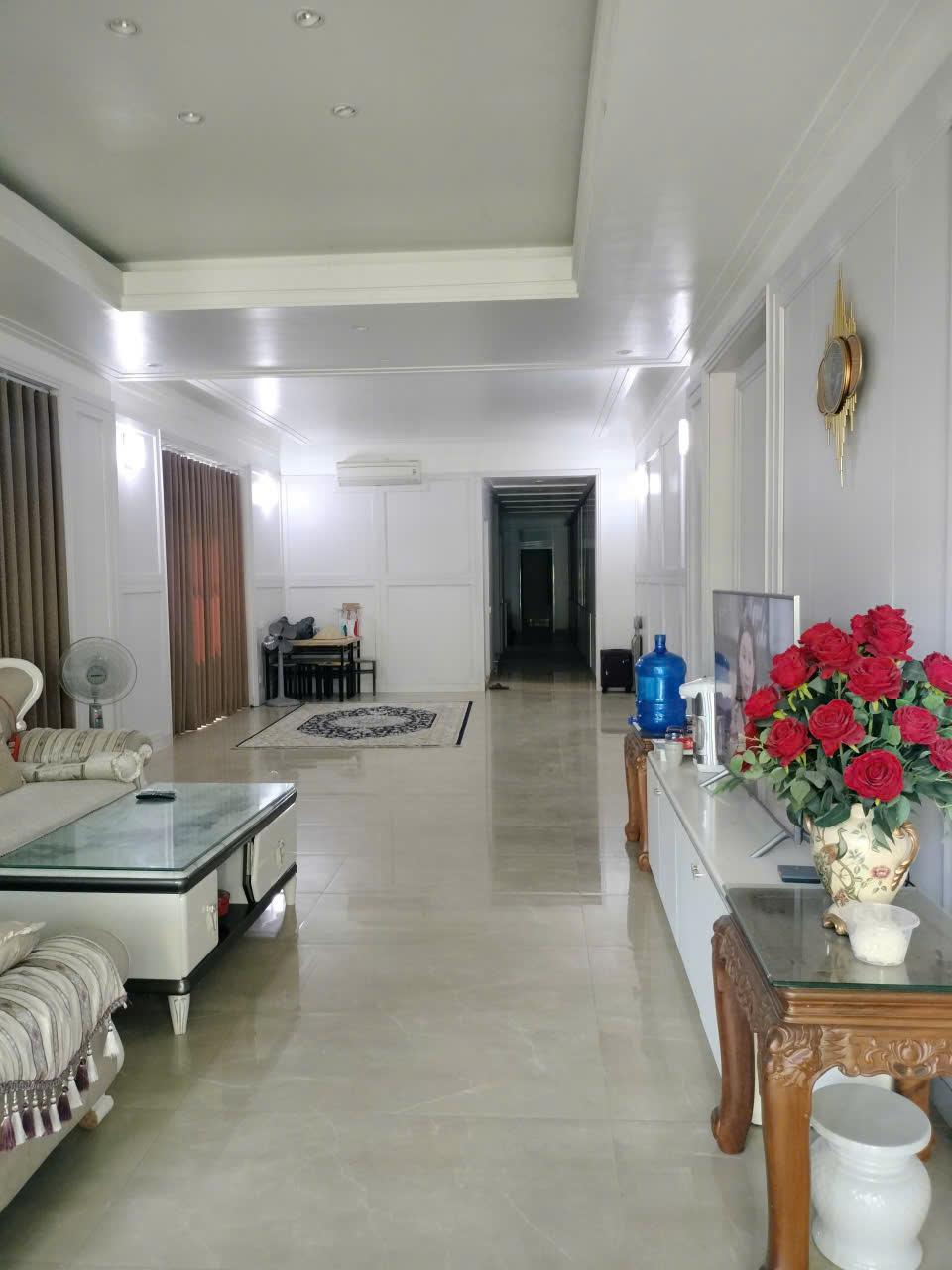 Cho thuê nhà nguyên căn DT 350m2