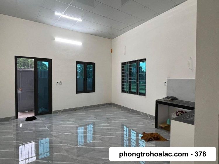 Thuê Nhà Nguyên Căn Gần Chợ Hòa Lạc | Cách Dưới 2km